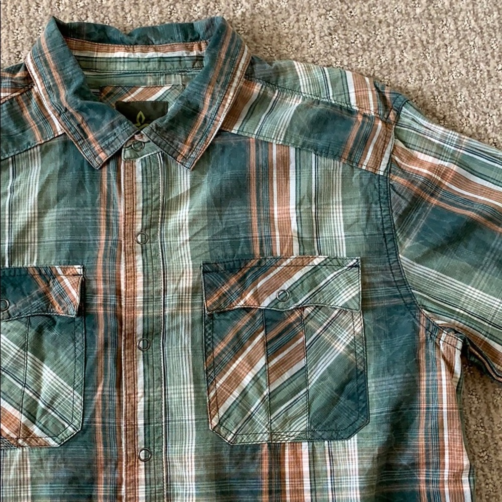 Prana men’s snap down long sleeve shirt. Size M